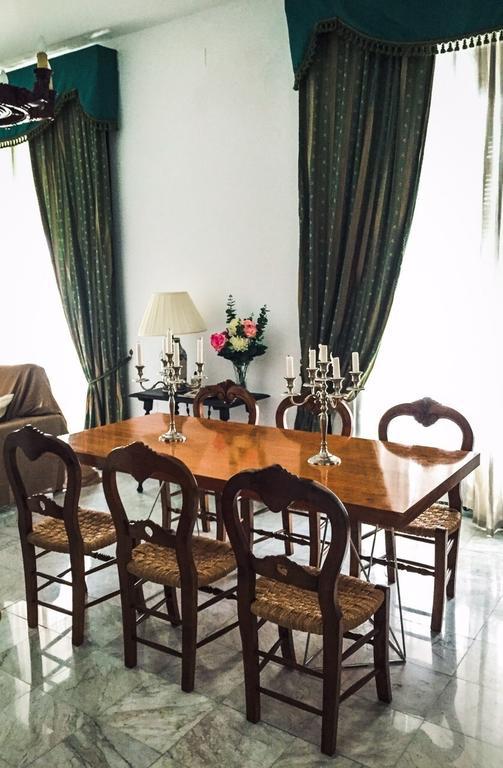 カサジャ・デ・ラ・シエラ La Casa De Manoloヴィラ 部屋 写真